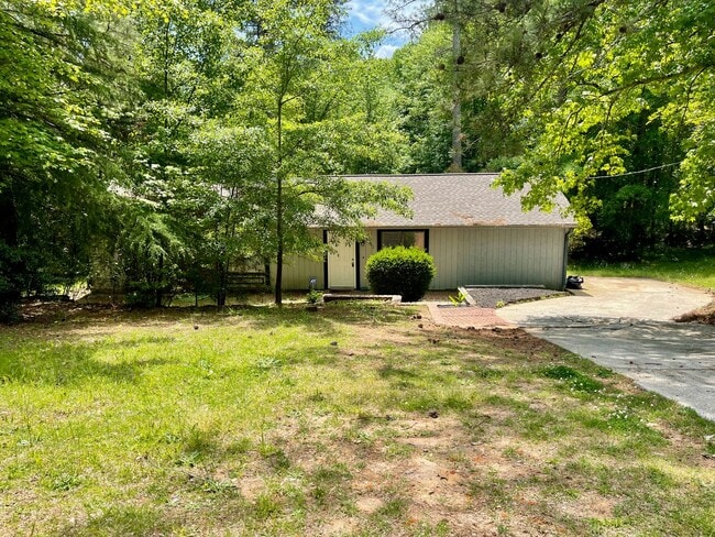 Building Photo - Ranch in Riverdale!