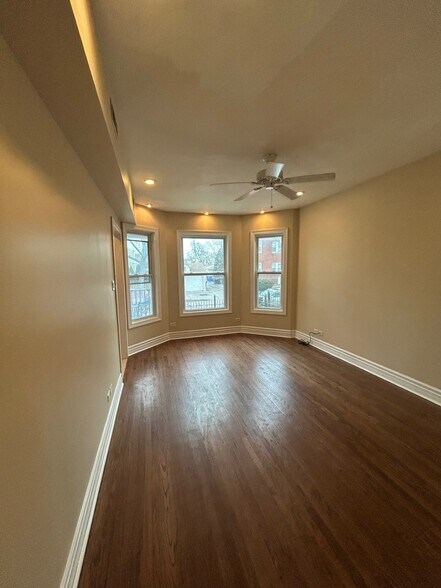 Building Photo - 3849 W School St