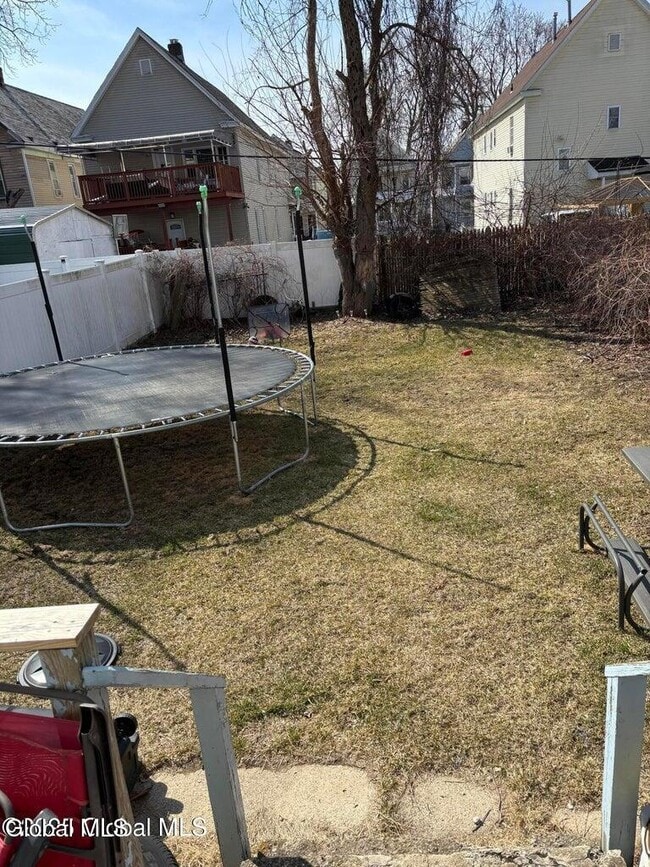 Building Photo - 918 Delamont Ave