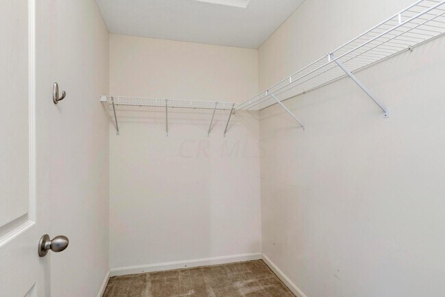 Building Photo - 6479 Walnut Fork Dr