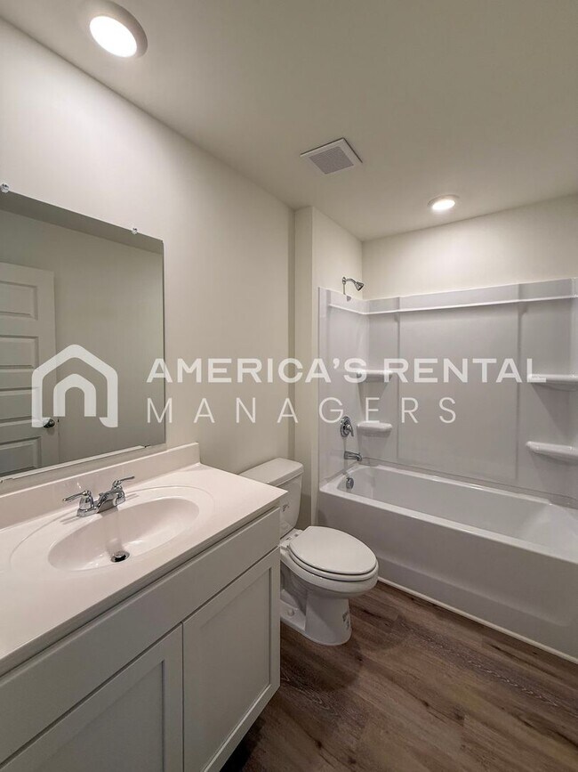 Building Photo - Home for rent in Chelsea! - SIGN A 13 MONTH LEASE BY 06/30/26 TO RECEIVE A $250 DISCOUNT ON YOUR ...