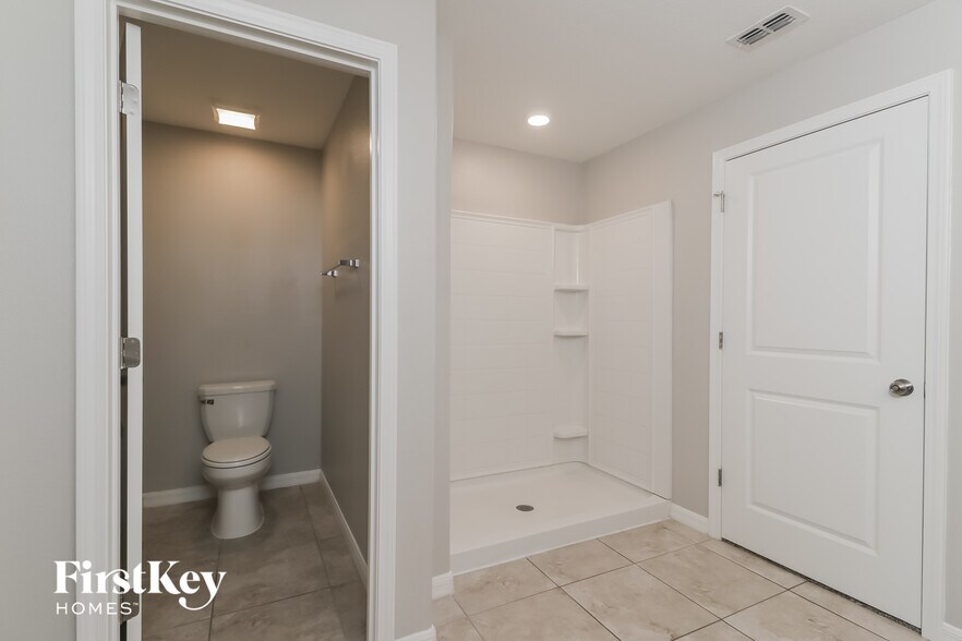 Building Photo - 10621 Standing Stone Dr