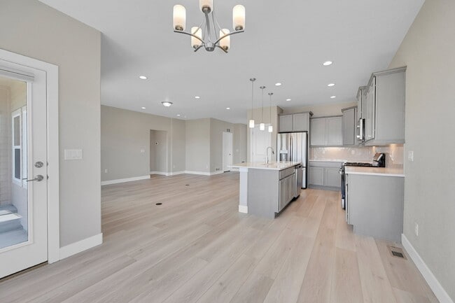 Building Photo - $2,425 - 3 beds, 2 baths, Updated home in ...