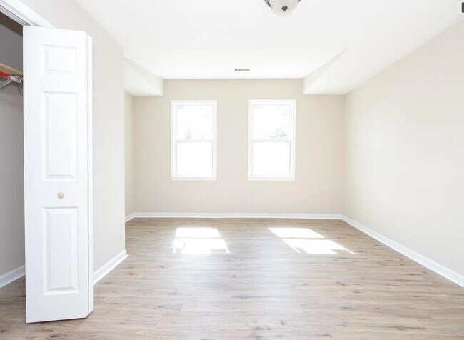 Building Photo - 1300 18th St