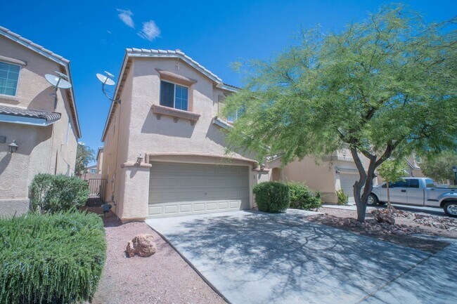 Building Photo - Wonderfully fully renovated, 2-story property