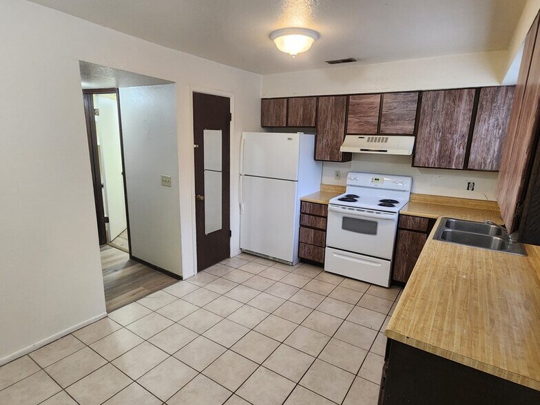 Building Photo - 5610 S 1300 E