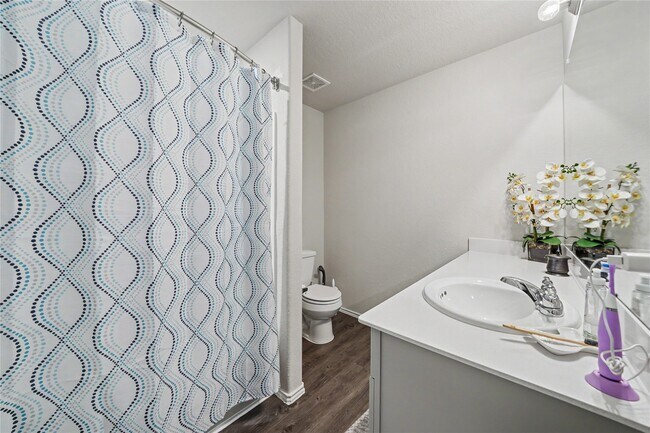 Building Photo - 20815 Acorn Valley Dr