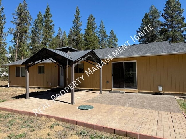 Building Photo - 53377 Eagle Ln
