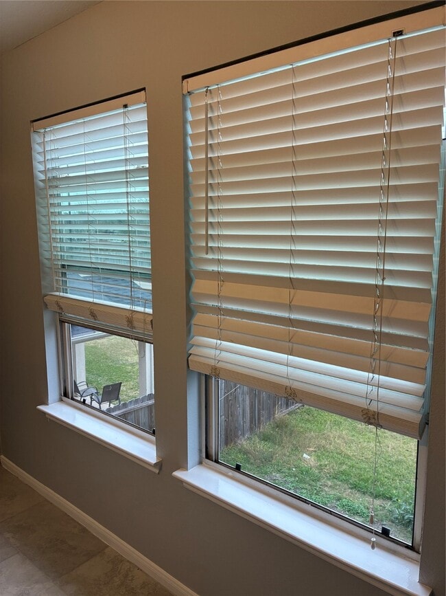 Building Photo - 9126 Kendale Dr