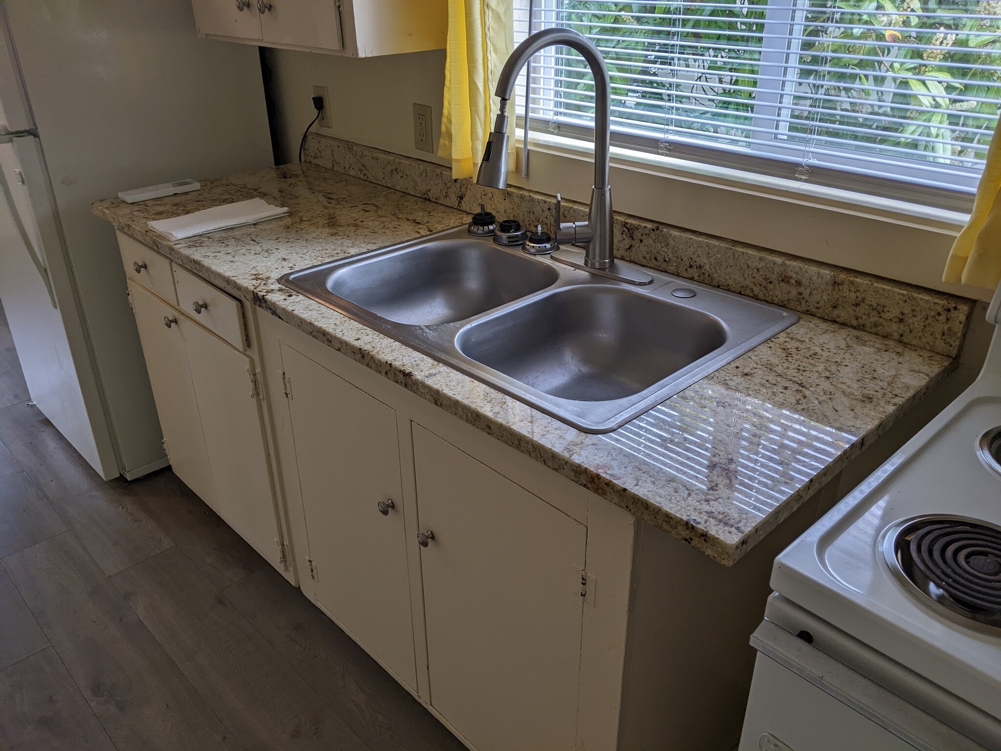 Kitchen (2) - 1124 Almaden St