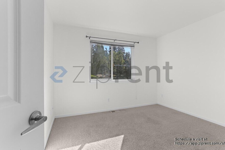 Building Photo - 10813 124th Ave NE