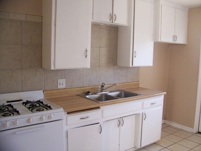 Building Photo - P54500