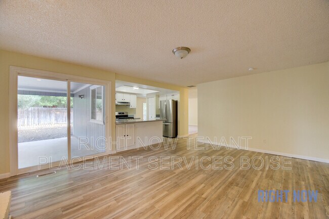 Building Photo - 11156 W Gunsmoke St