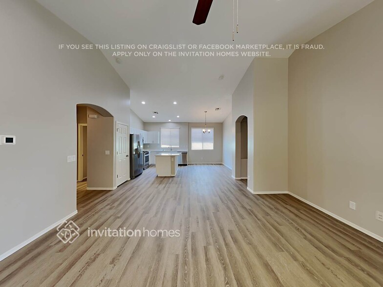 Building Photo - 6428 S 37th Ln
