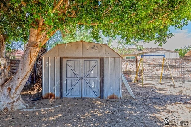 Building Photo - 12408 E Calle Maria