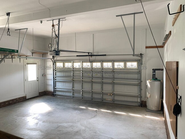 Building Photo - 1005 Hadley Meadows Dr