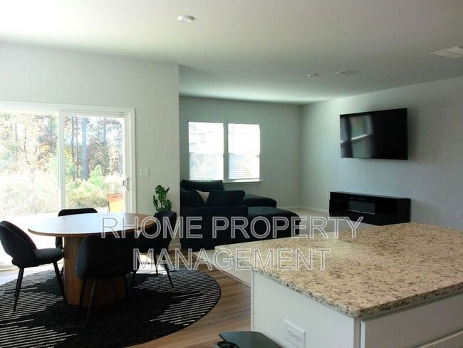 Building Photo - 3026 Birdsong Ave