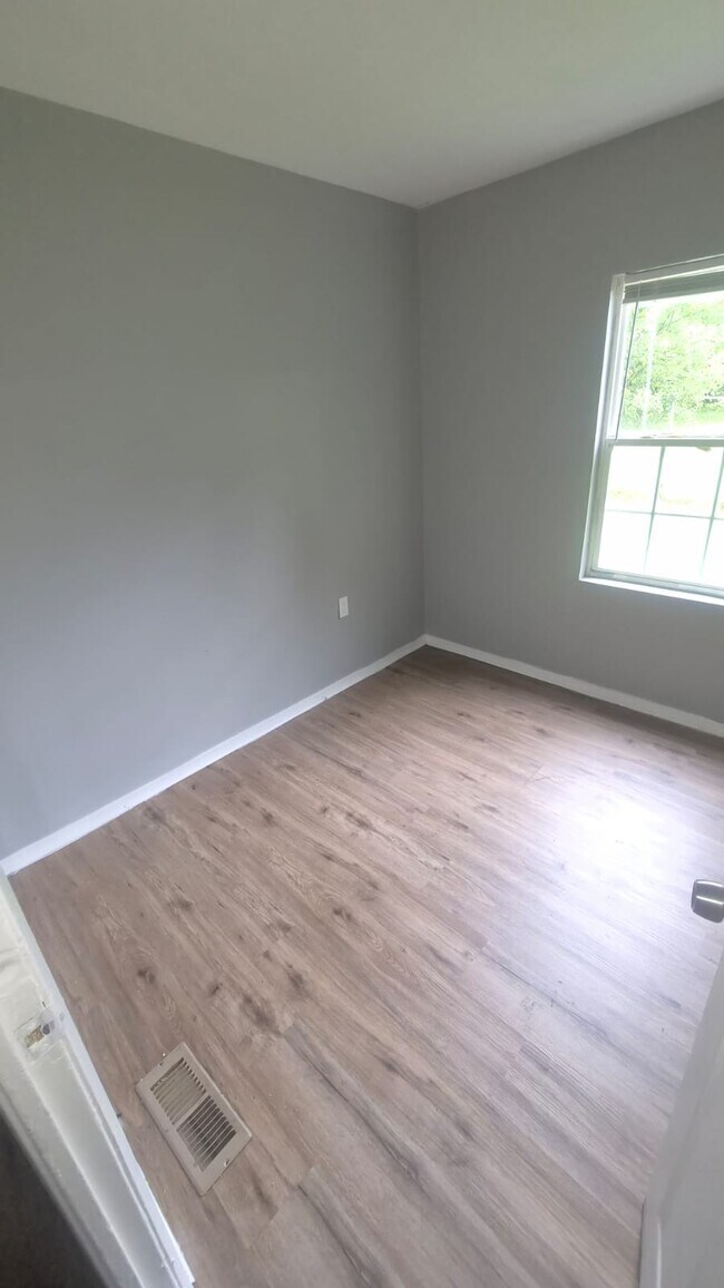 Building Photo - 5286 Osceola Dr