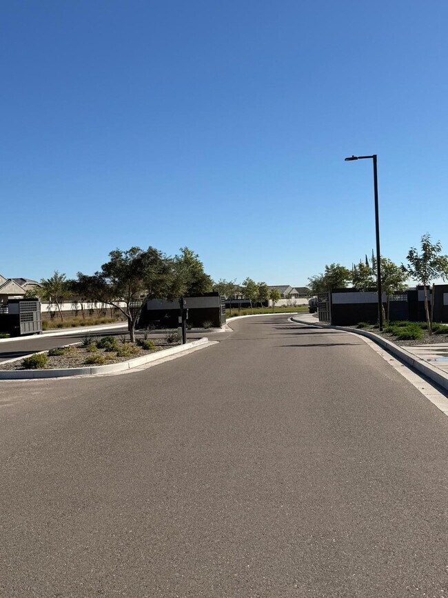 Building Photo - 17816 W Coolidge St