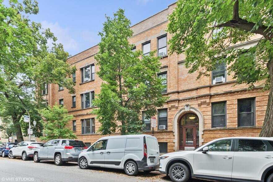 Building Photo - 2837 N Cambridge Ave