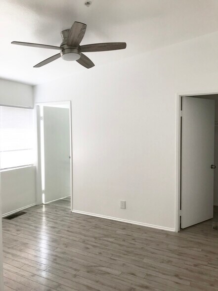 Building Photo - 11377 Osborne Pl