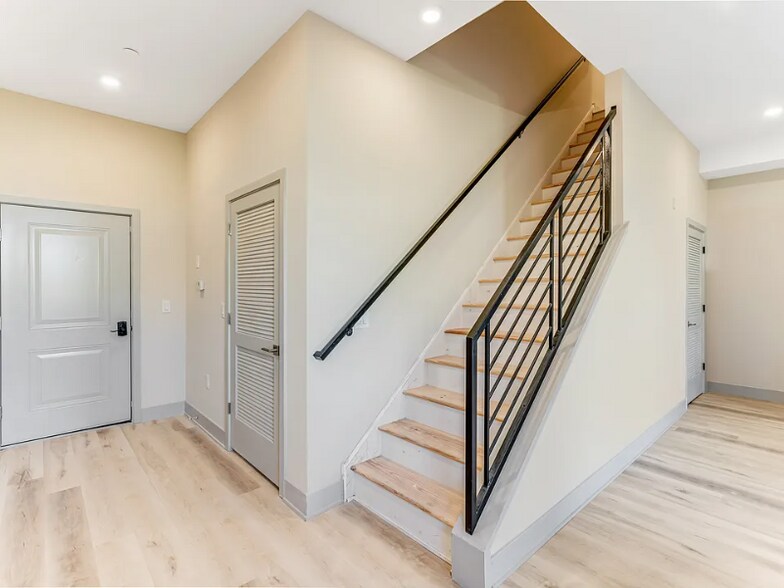 Building Photo - 2326 N 2nd St