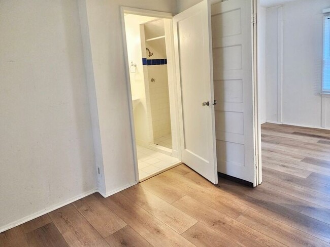 Building Photo - 258 Center St