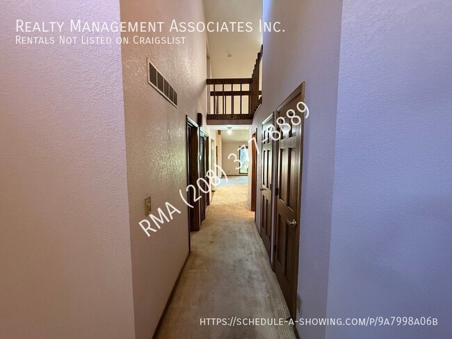 Building Photo - 4600 Savannah Ln