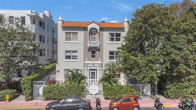 Building Photo - 1542 Drexel Ave