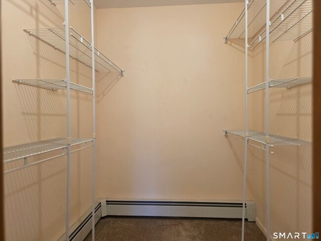 Building Photo - 25 Brook Pine Dr