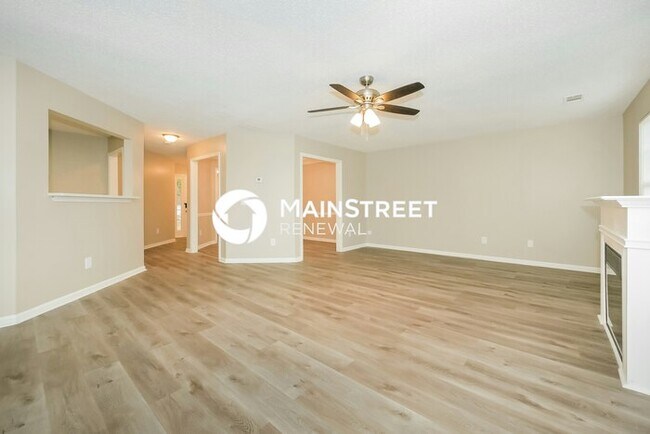 Building Photo - 4 Bedroom Pet-Friendly Home in HAMPTON, GA with Main Street Renewal