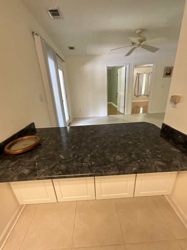 Building Photo - ALL Utilities Included