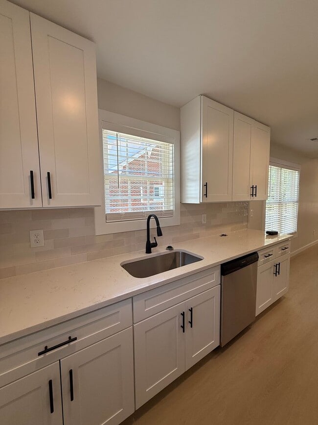 Building Photo - Brand New Construction!! - 3BD/2BA