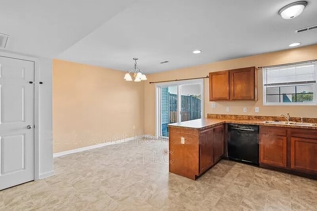 Building Photo - 39 Stix Ln