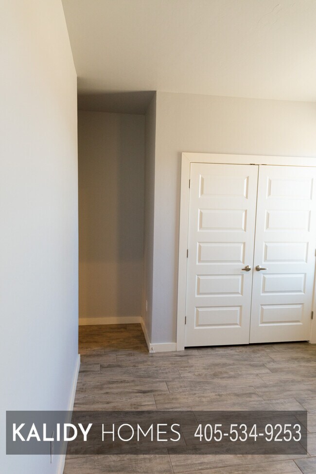Building Photo - 306 Kirks Holw