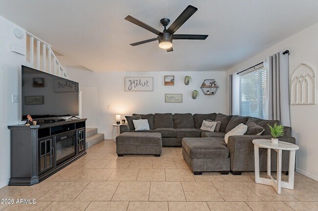 Building Photo - 14234 N Oakwood Ln