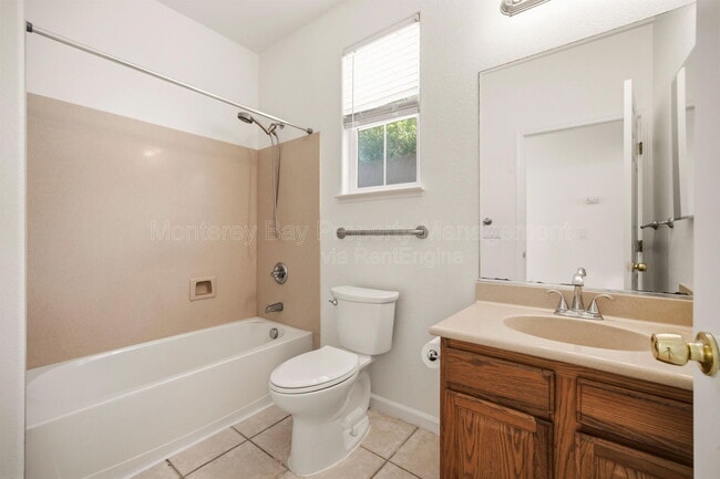 Building Photo - 4725 Sea Ridge Ct