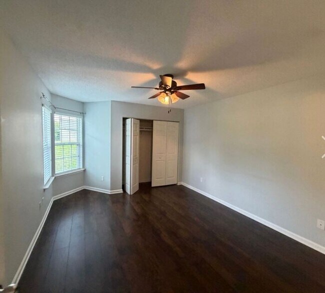 Building Photo - North Wilmington/ground floor patio home/two bedrooms. North Chase/Laney High school area.
