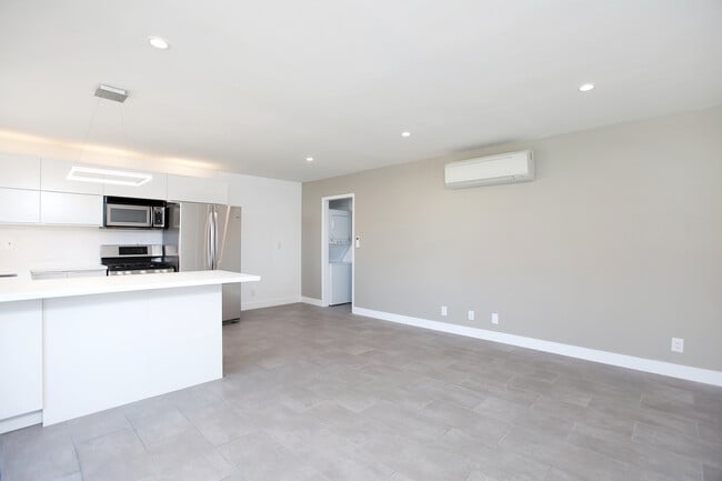 Building Photo - Farmers Market