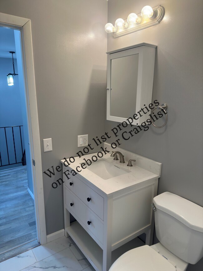 Building Photo - 13 Pawling St