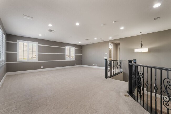 Building Photo - Elegant model home at Club Madeira!