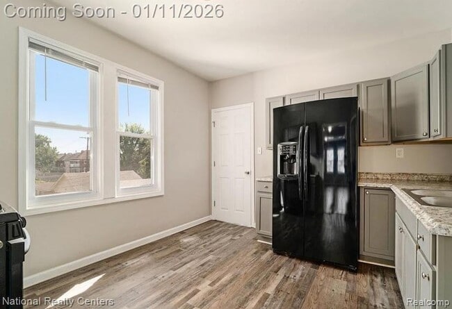 Building Photo - 1045 Casgrain St