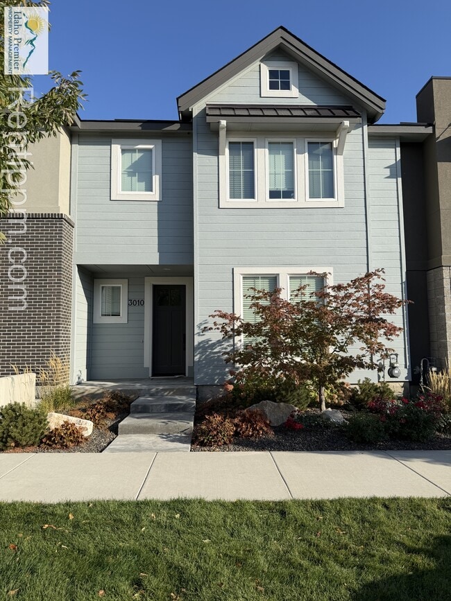 Building Photo - 3010 S Honeycomb Way