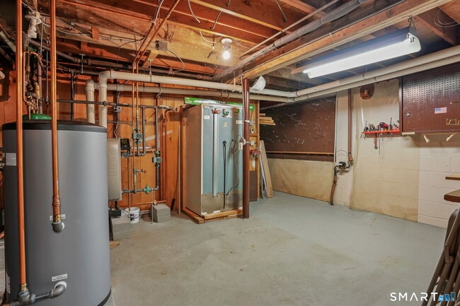 Building Photo - 4487 Madison Ave