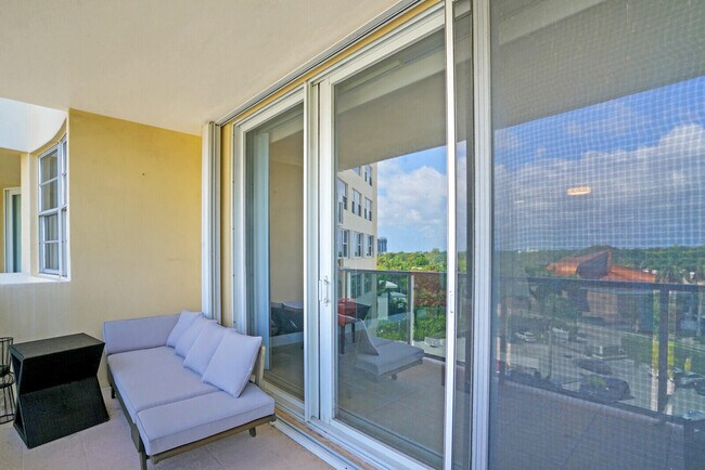 Building Photo - 2800 N Flagler Dr