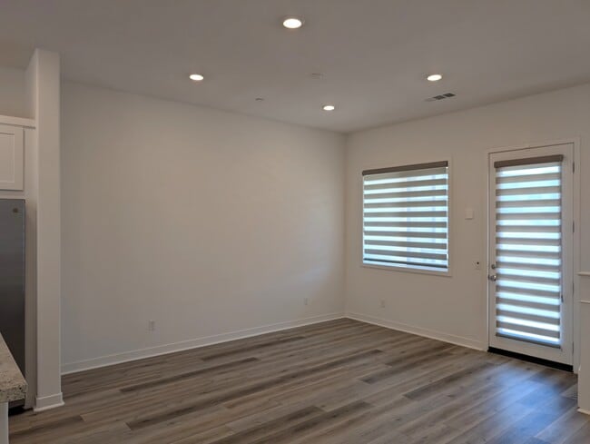 Building Photo - 27414 N Arborview Ln