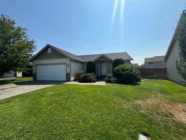 Building Photo - Charming 4-Bedroom Home with Large Fenced Yard and Modern Updates in Ellensburg