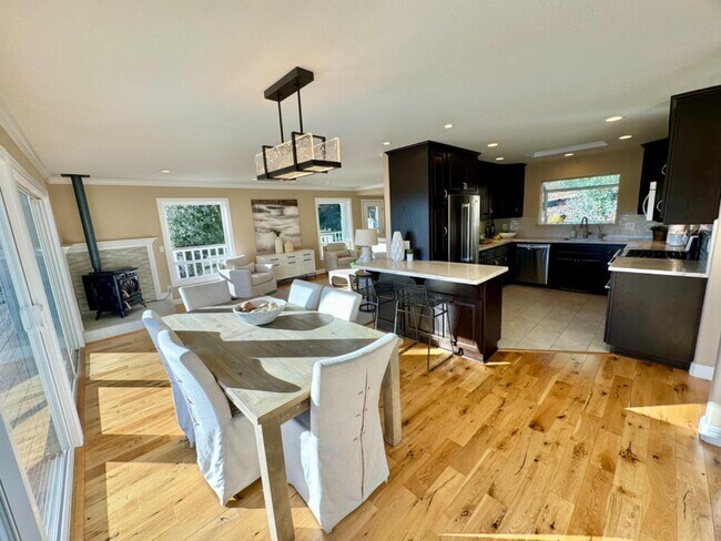 Building Photo - 25400 Radonich Rd