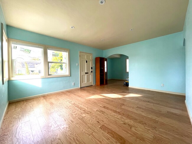 living room - 1636 Ward Street