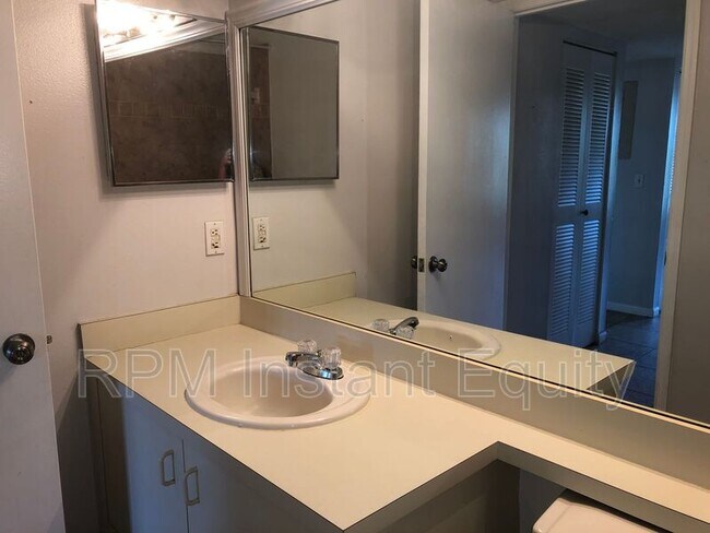 Building Photo - 13575 Eagle Ridge Dr